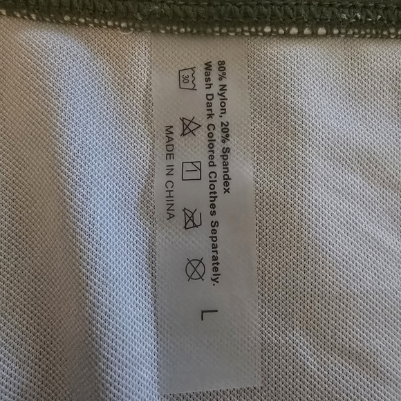 Bikini - Picture 2 of 2